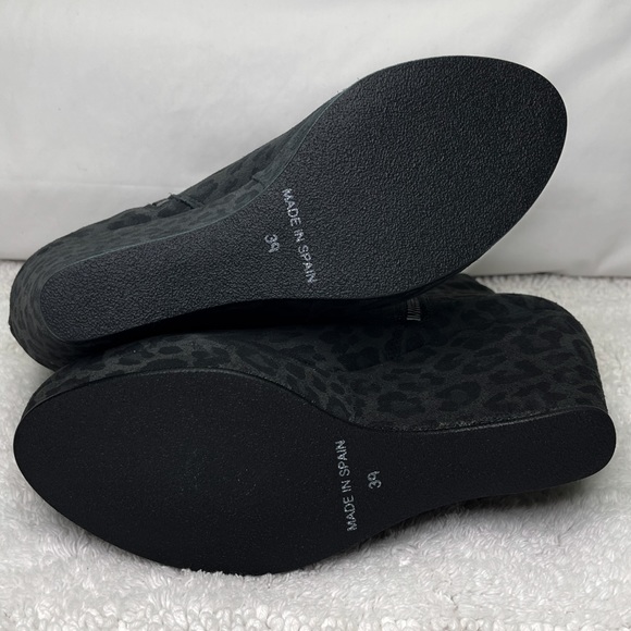 Bertie Of London Leopard Print Suede Leather Wedge Bootie - Picture 5 of 6